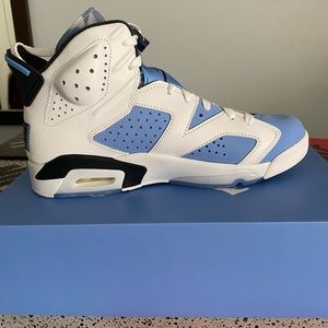 Air Jordan 6 Retro UNC